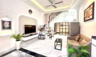 Bán nhà đẹp đường Nguyễn Quý Anh - 45m2 - 3 phòng ngủ -  tặng nội thất
