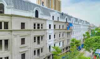 Nhà phố Thương Mại Hà Nội ,diện tích 93m2 xây 5 tầng 1 tum