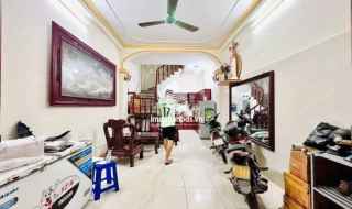 Bán nhà Ngã tư sở - TT Q. Thanh Xuân, 42m2 mặt tiền 4m, ô tô đỗ cửa vào nhà