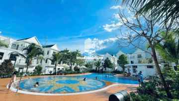 Bán biệt thự song lập 250m2 view hồ giá cực tốt.