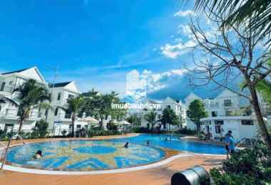 Bán biệt thự song lập 250m2 view hồ giá cực tốt. Bán biệt thự song lập 250m2 view hồ giá cực tốt.