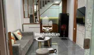 cần bán nhà đường lĩnh nam 5 tầng