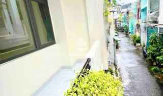 Bán nhà Q10, thông CMT8, oto trong nhà, 44M2, cao 2 tầng 2 phòng: Nhỉnh 6 Tỷ.