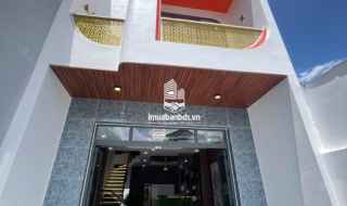 nhà 2 mặt tiền