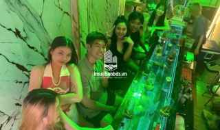 Sang Gấp quán Bar Tây hoạt động cực kỳ đông khách tại Q1