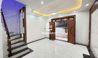 Bán nhà nguyễn sơn long biên 35m2 5 tầng full nội thất ngõ rộng 3 gác giá nhỉnh 5 tỷ