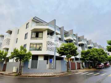 Bán Căn Góc 300m2 - 4 Tầng - Trung Tâm Buôn Ma Thuột