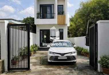 Căn góc Nguyễn Chí Thanh nhà trệt lầu có sân xe hơi giá 2,98 tỷ. Sổ hồng riêng