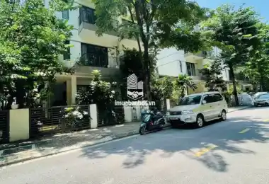 BÁN: BIỆT THỰ SONG LẬP VINHOMES THĂNG LONG – VÍP NHẤT KHU VỰC. BÁN: BIỆT THỰ SONG LẬP VINHOMES THĂNG LONG – VÍP NHẤT KHU VỰC.