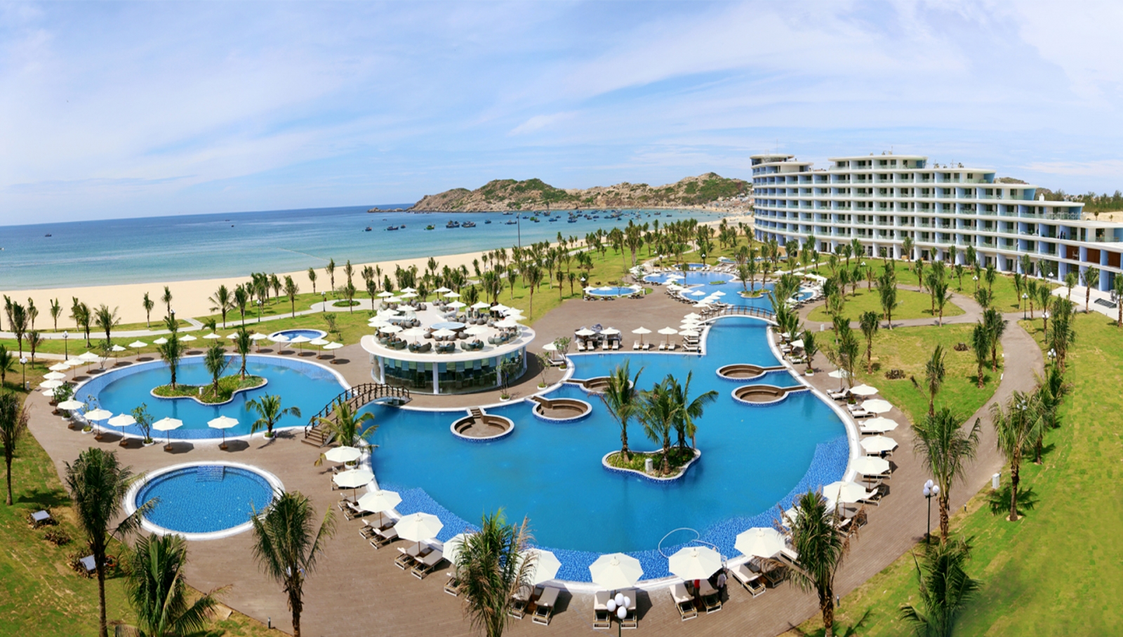 hồ bơi viên nam resort hòa bình